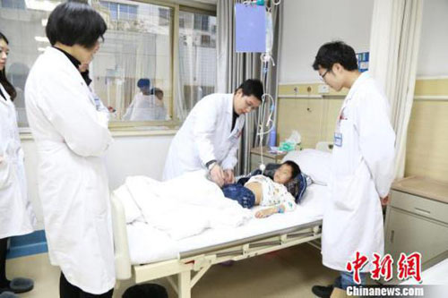 把辣条当早餐 9岁男童患上胆囊结石(图2)