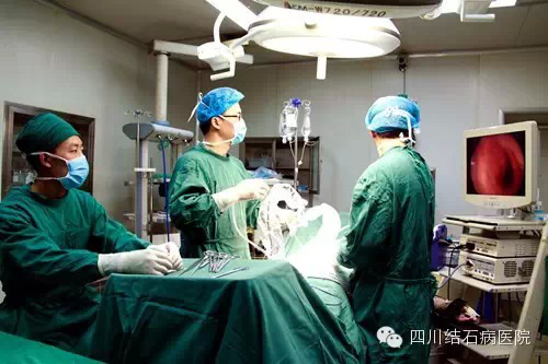 专家在线解答：肾积水的症状有哪些呢(图1)